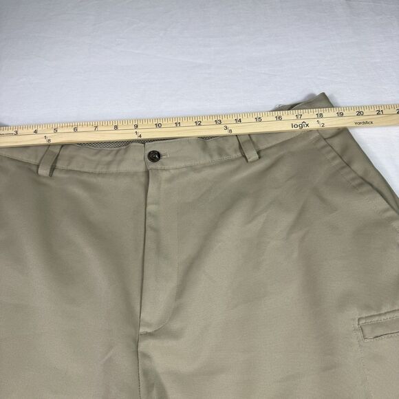 Izod Golf Mens Swingflex Cargo Shorts Khaki Size 38 Comfy Flexible Mesh Pockets - Picture 4 of 16